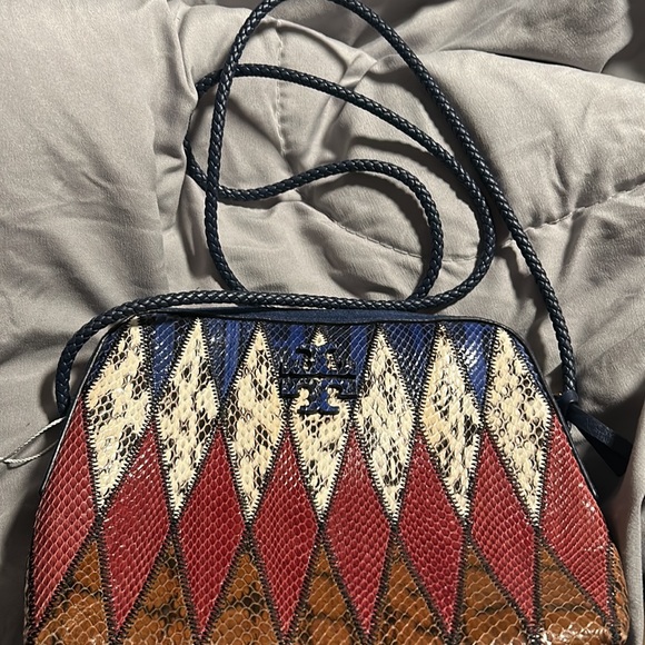 Tory Burch Taylor crossbody camera bag. - Picture 2 of 8